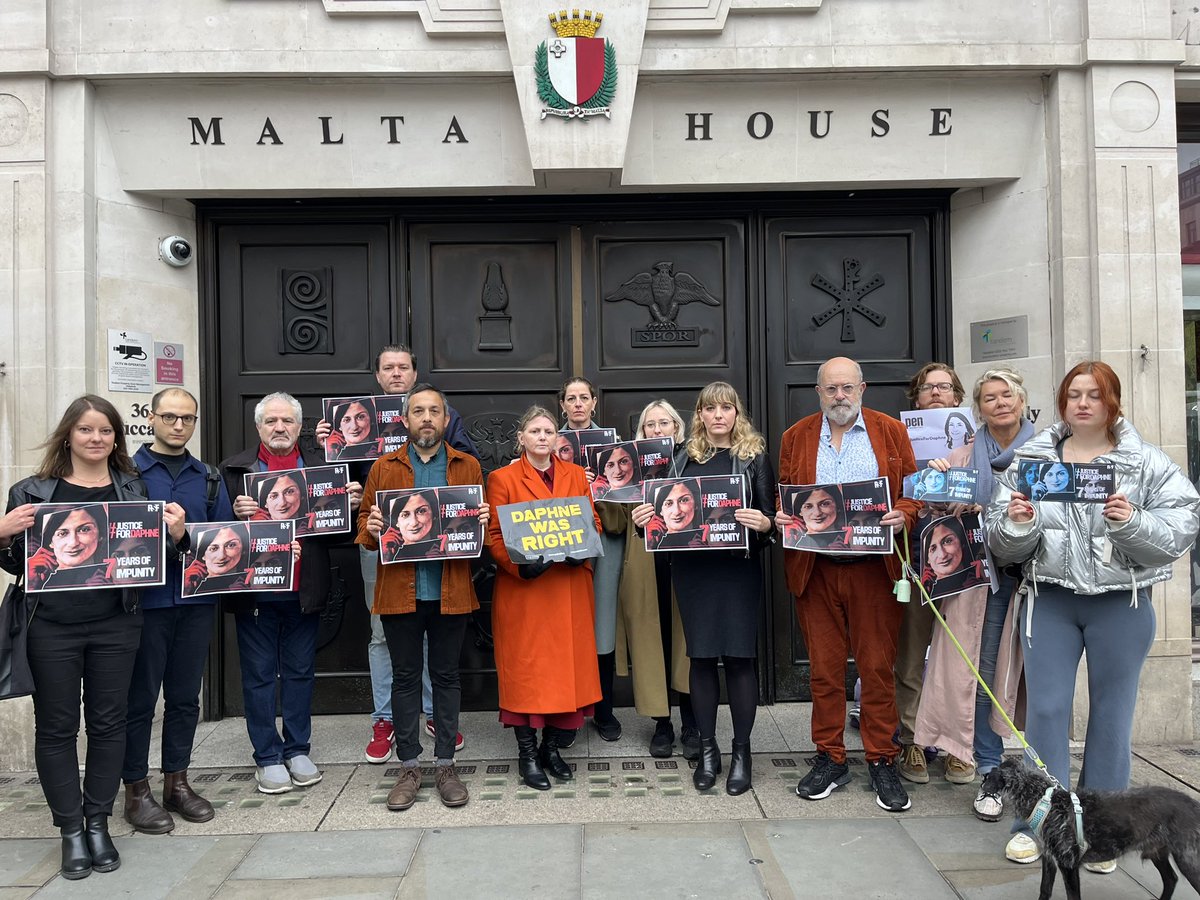 Rebecca Vincent tweet media