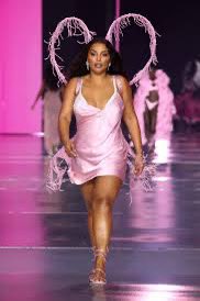 MKTGerman_Page's tweet photo. Wasted budget to offer a decorated warehouse scenery. Wings made in flea markets. Visually poor. Zero aspirational. Cher as the top figure and the other two, ehhhh Hello? Models: no comments…Terrible! Bring back the events from 6 years ago!
 #VSFashionShow2024 https://t.co/03fQu5l3UB