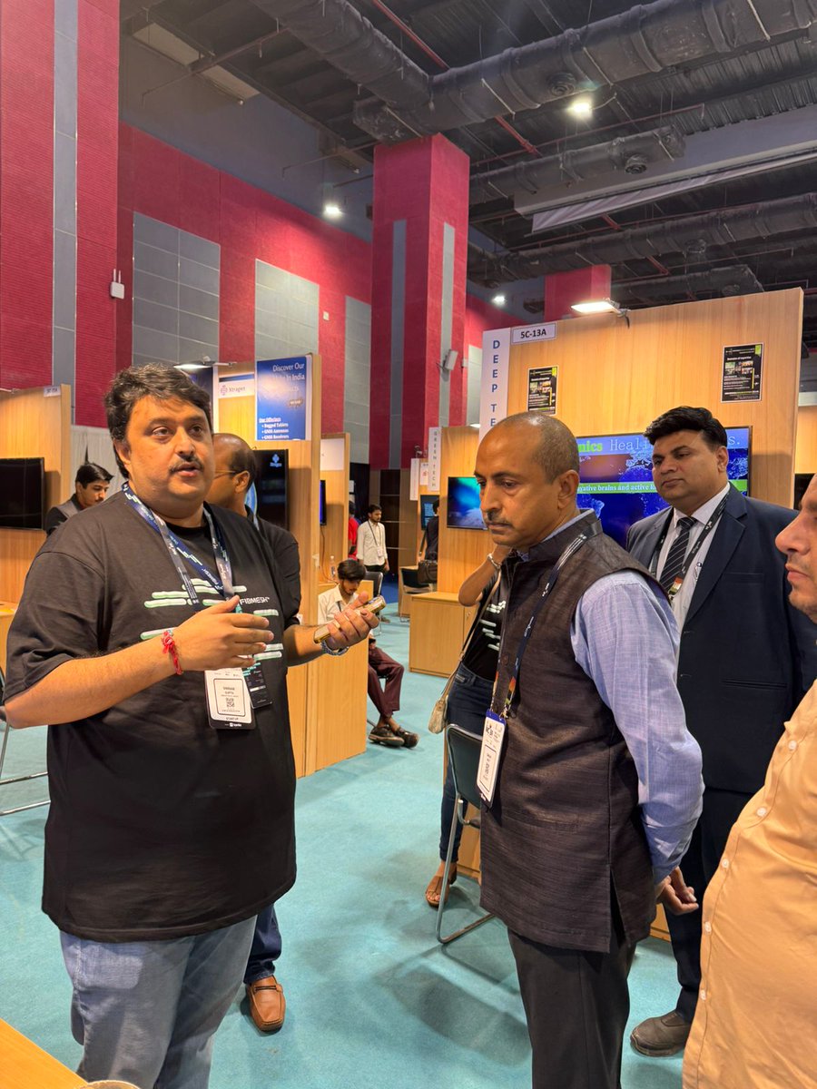 🚀 Exciting moments as Shri Sanjiv, Joint Secretary, <a href="/DPIITGoI/">DPIIT India</a>, engaged with DPIIT-recognised startups Fibmesh, Elexo Energy, and Blueball Media! 🌱🤝 Their innovations are set to drive India’s startup revolution.

#StartupIndia #DPIIT #Innovation #MakeInIndia #Entrepreneurship