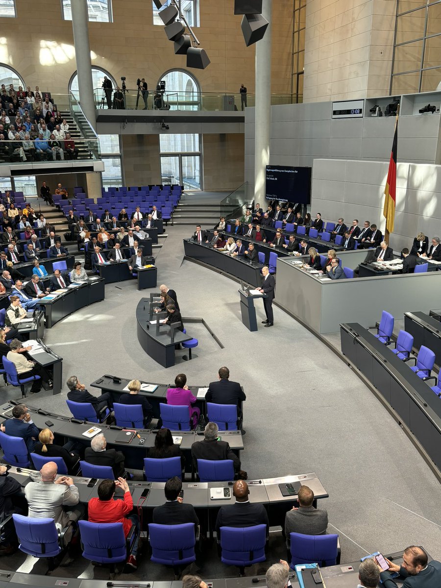 MKuefner's tweet photo. "Solidarity means enabling Israel 🇮🇱 to defend its own territory. Germany is sending weapons and will continue to do so. Israel can rely on that."
German Chancellor Olaf Scholz speaking right now in parliament. https://t.co/eTpODgDbJR