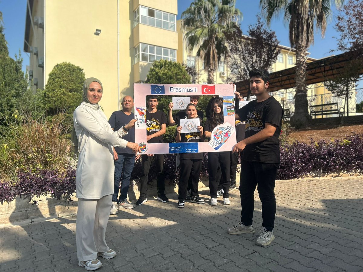 Eco_Famtal's tweet photo. We carried out a beach cleaning during our Erasmus Days event as part of the dissemination activity of our Hand in Hand for Environmentally Friendly Schools project.
@ulusalajans 
#ErasmusDays 
@ErasmusMersin 
@MezitliMEM 
@MezitliFamtal https://t.co/Q4uoxBOk1B