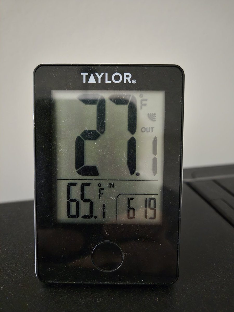 DrTSSN's tweet photo. Cold air drainage can be no joke on mornings like this one. KCOU reports 34°F while my instrument (well exposed BUT on a hill side) shows 27°F. Much like the current difference between Sanborn Field (33°F) and Capen Park (28°F). #micrometeorology #mowx https://t.co/lOm90Sv70G