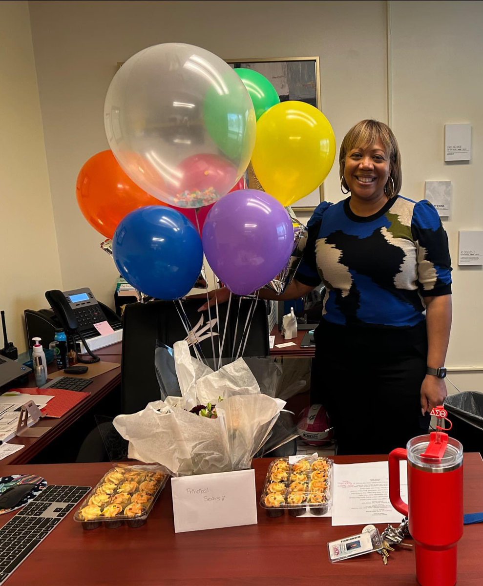 Happy Principal’s Month to our school’s phenomenal leader <a href="/VHS_PrincipalCS/">Cherita H. Sears</a> ! Thank you for making everyone feel loved and valued. Thank you for growing everyone around you. Thank you for being you! Route 5 loves you!