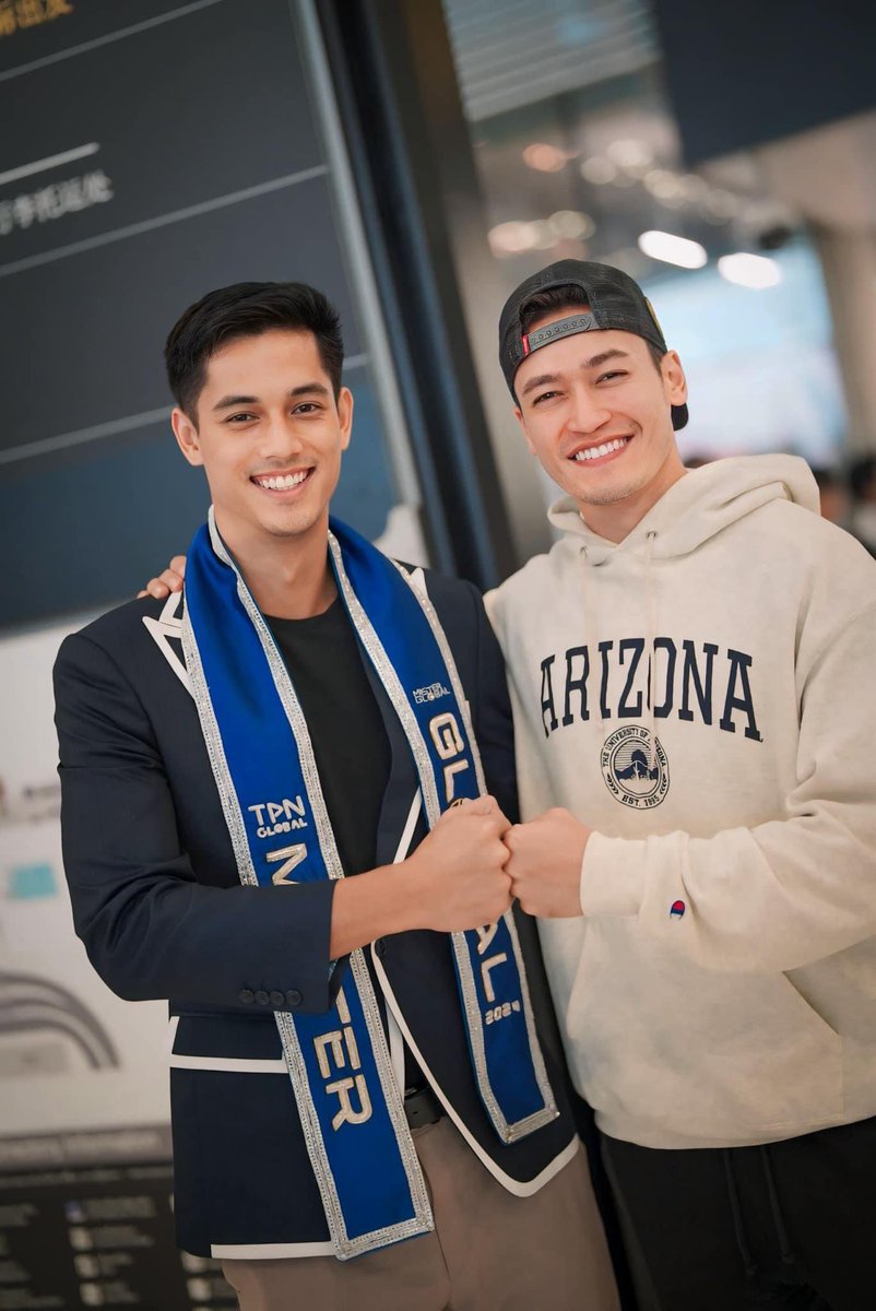 patcchio's tweet photo. Saying my goodbyes to this gentleman. Love you brother #MisterGlobal #misterglobalthailand #patcchio https://t.co/O4PymW89bZ