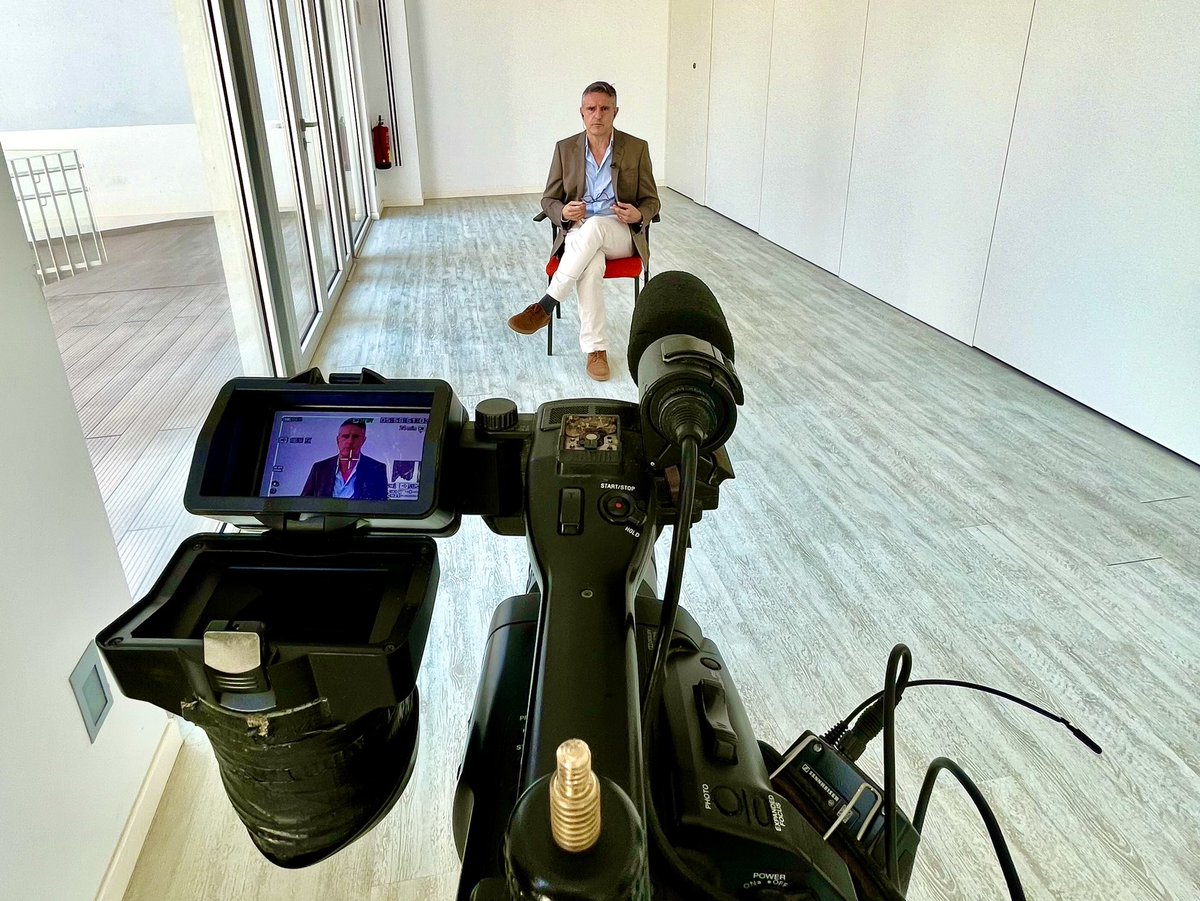 🎥 Entrevista en directo en <a href="/araanamib3/">Ara Anam IB3</a> al presidente de <a href="/Anes_Con/">AnesCon</a>, el Dr José Antonio de Paz, con motivo de la celebración hoy del #DíaMundialdelaAnestesia. 

#AnesCon #AnestesiólogosContigo