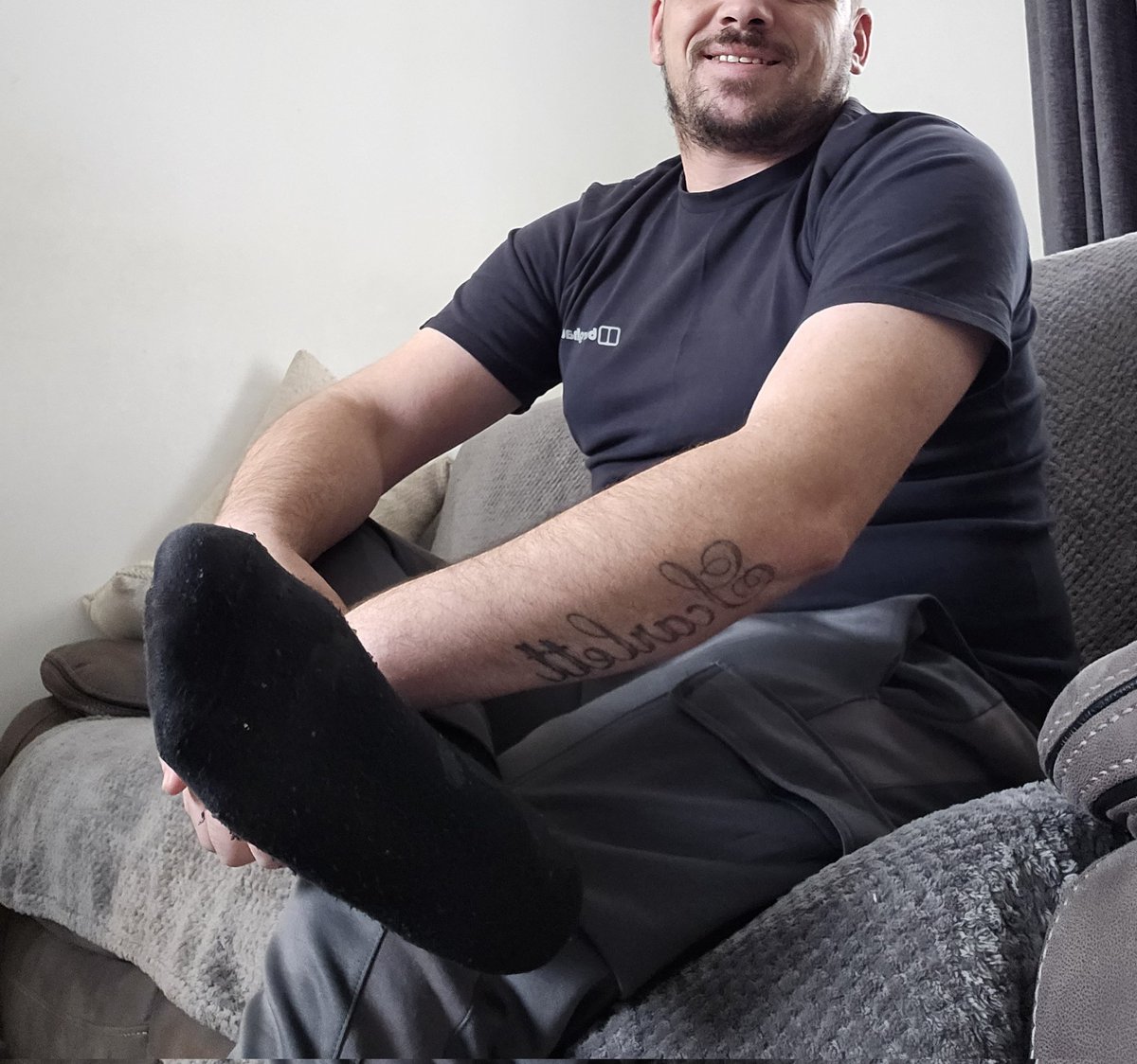 Billybarret3's tweet photo. Send that 💸 then take a sniff 🐖
https://t.co/9XqEQrFNae
#cashfag #spitpig #malefeet #socksub #atmpig https://t.co/cejHwp5QtU