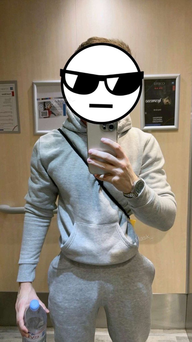 Grey tracksuit kinda day 😏

Instagram.com/JackMask_