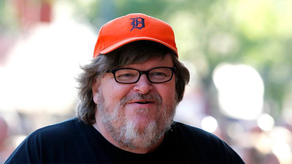 _TereFelipe_'s tweet image. El destacado cineasta estadounidense #MichaelMoore, director de &quot;Fahrenheit 9/11&quot;, instó, el pasado sábado, al presidente Biden a q, durante sus últimos 100 días en el cargo, ponga fin al bloqueo contra Cuba y cierre la ilegal base d torturas en Guantánamo.

#TumbaElBloqueo
