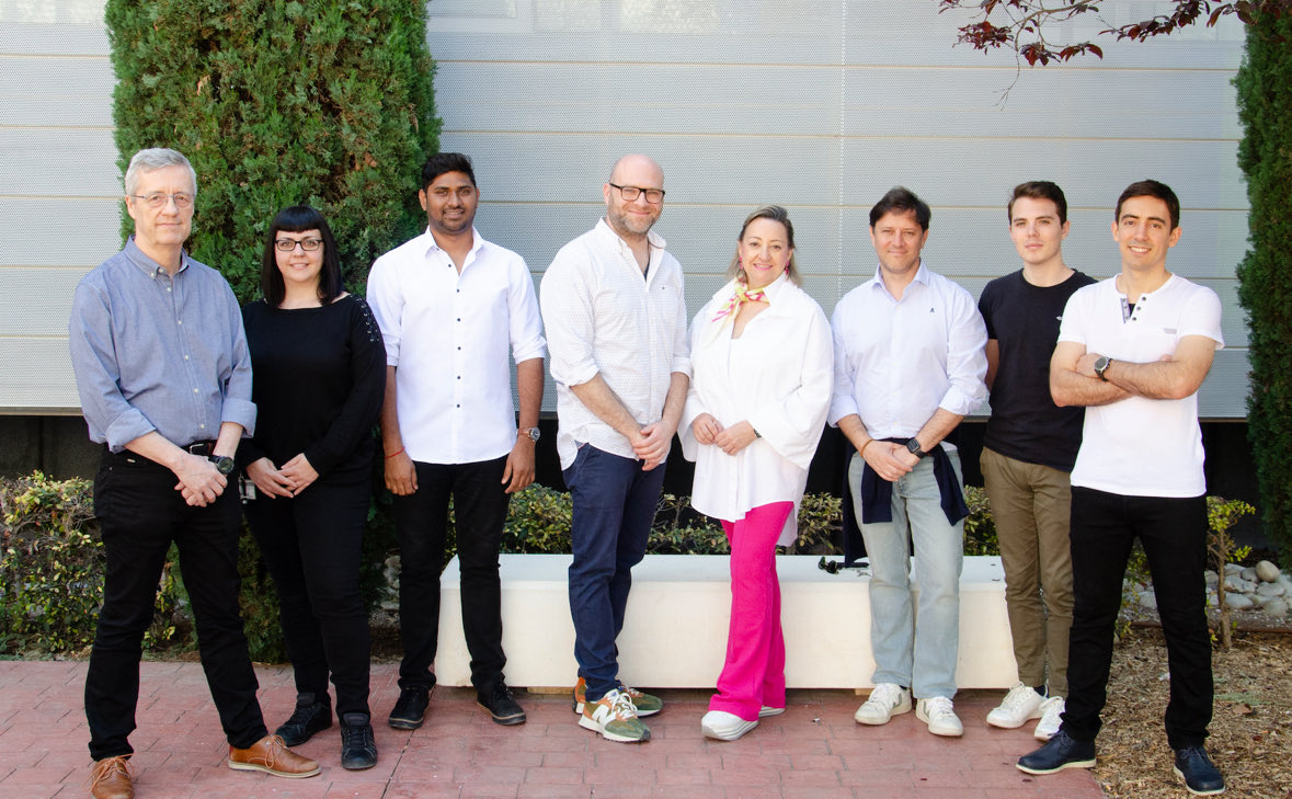 Angela Nieto (@nietoangela) on Twitter photo Great team (more not in picture) for a great story now out <a href="/NatureCancer/">Nature Cancer</a> See how cancer cells evolve to drive dissemination and activate antitumour inflammation rdcu.be/dW95B
<a href="/NeuroAlc/">Instituto de Neurociencias UMH-CSIC</a> <a href="/ASEICAnews/">ASEICA</a> <a href="/RACiencias/">RACiencias</a> <a href="/CienciaGob/">Ministerio de Ciencia, Innovación y Universidades</a> <a href="/materia_ciencia/">Materia</a> <a href="/CancerCSIC/">Conexión Cáncer CSIC</a> Great team (more not in picture) for a great story now out <a href="/NatureCancer/">Nature Cancer</a> See how cancer cells evolve to drive dissemination and activate antitumour inflammation rdcu.be/dW95B
<a href="/NeuroAlc/">Instituto de Neurociencias UMH-CSIC</a> <a href="/ASEICAnews/">ASEICA</a> <a href="/RACiencias/">RACiencias</a> <a href="/CienciaGob/">Ministerio de Ciencia, Innovación y Universidades</a> <a href="/materia_ciencia/">Materia</a> <a href="/CancerCSIC/">Conexión Cáncer CSIC</a>