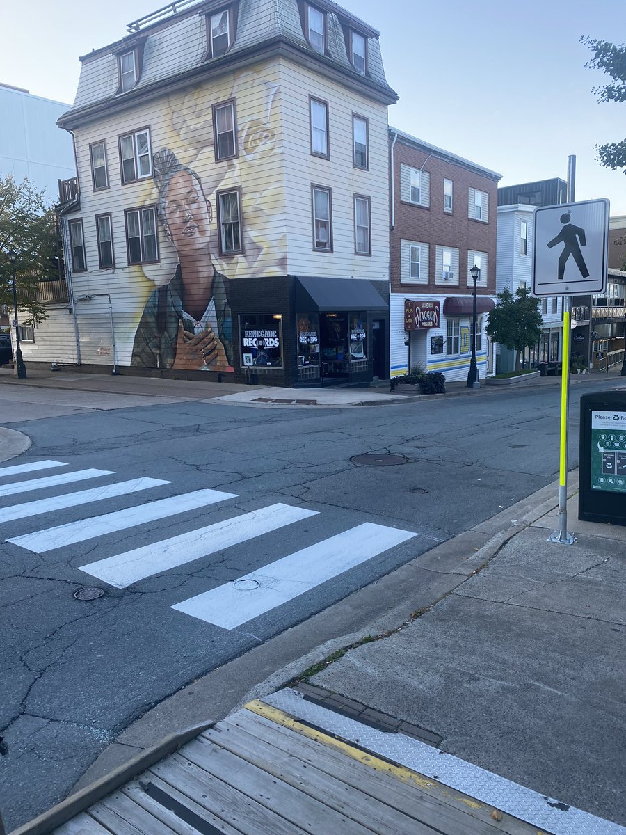 New painted crosswalk in @dt_dartmouth. I had hoped for a raised crosswalk to slow down the vehicles that speed up Portland, but I will take this a win for the pedestrians.
