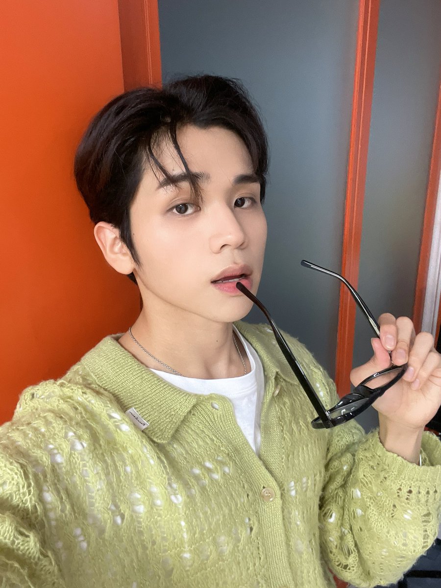 #WeareHORI7ON

잠시 후 오후 9시 (KST), 아리랑 라디오 <라디온어스>에 빈치가 출연합니다❗
Later at 9 PM (KST), VINCI will be guesting on Arirang Radio <Radio'n Us>❗

#HORI7ON #호라이즌 #VINCI #빈치