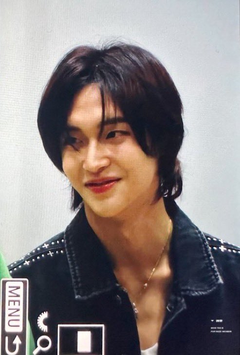 Yesterday was  was calming fans and was so kind to them, and today he is also smiling and I bet he was happy to see fans greeting  and supporting them 🥹🫂