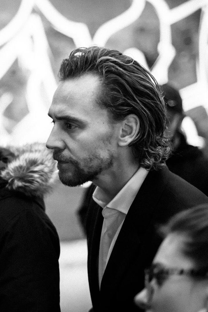 ackerkeiji's tweet photo. twhiddleston's side profile is insane https://t.co/tLD2Or1KUS