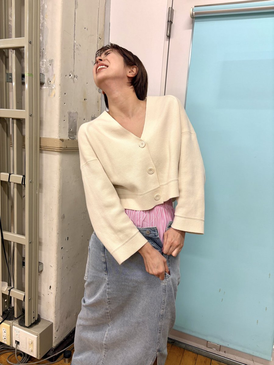 shiyooori's tweet photo. 「あと1分で家でないといけないのにチャック噛んだ人」

#遅刻確定 
#焦りすぎて汗だく
#急いでる時こそこうなる
#地味ハロウィン
#地味ハロウィン2024 https://t.co/Y8Qbnr8GvL
