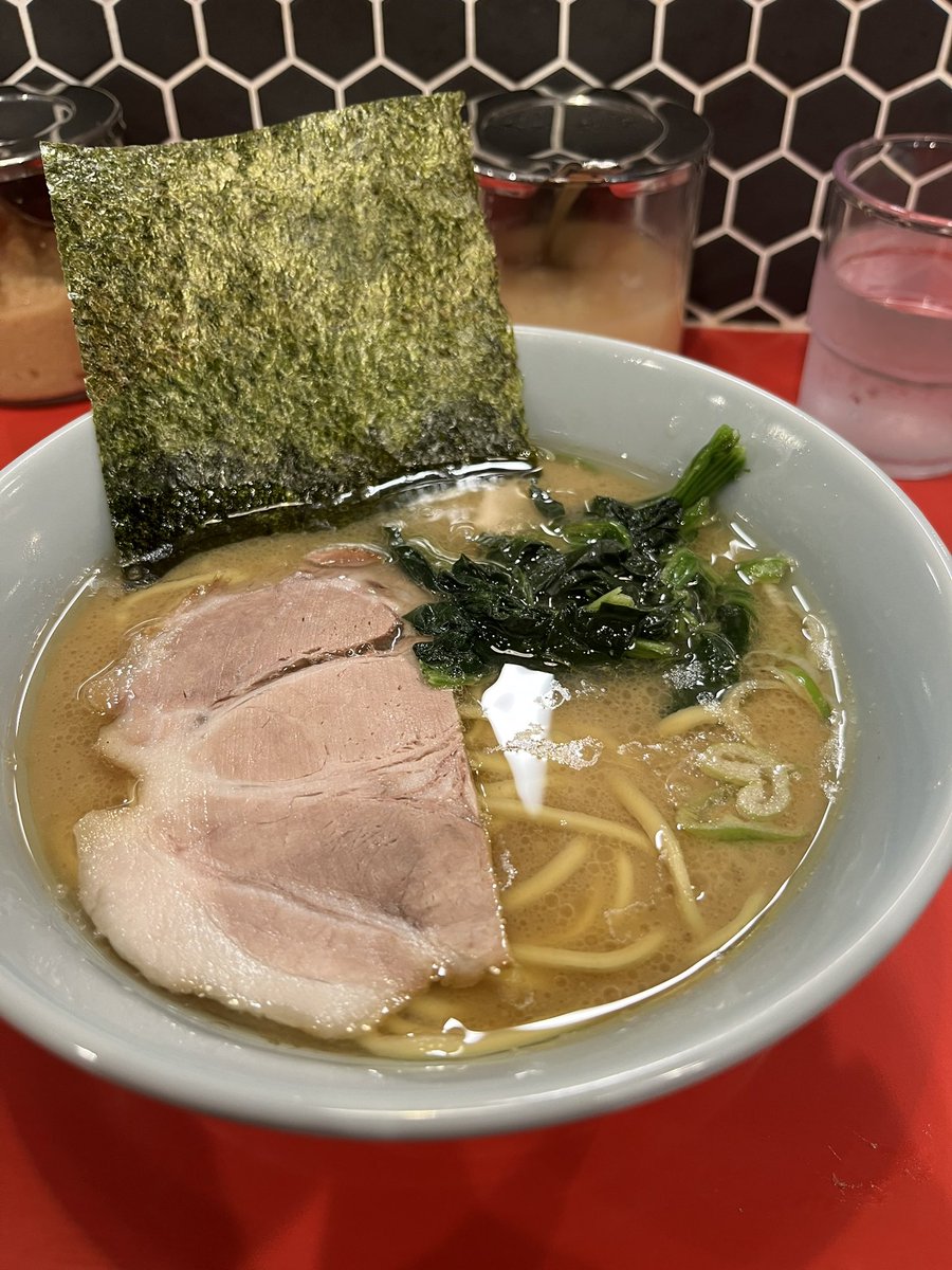 kkeeiicc's tweet photo. 本日、新横浜ラーメン博物館！
全店舗制覇した（8件）！
お腹いっぱい💦
#ラーメン博物館 https://t.co/0icZ0JYYNq