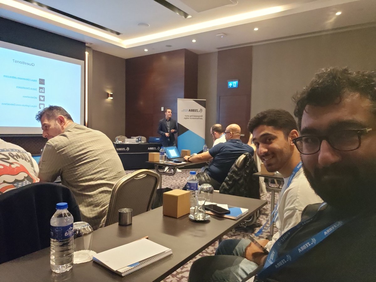 DoanDadelen5's tweet photo. Bugun günlerden @ZebraDevs. :) @eypats0 https://t.co/YkpG8edG0b