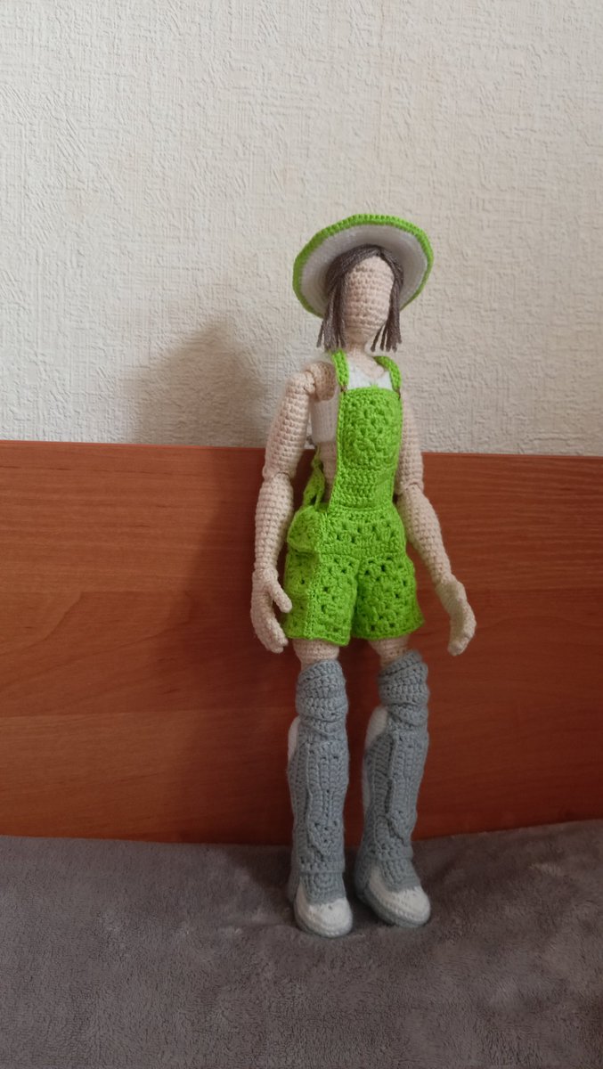 Winglise_art's tweet photo. ✨💚💃✨💚💃✨💚💃✨
Observe: i have eventually finished those overalls! (Possibly will add some embroidery onto this later, but I'll be taking a break from this to pick up smaller projects so i don't stagnate and will have an opportunity to rest n recharge and get new ideas ;} ) https://t.co/BNZmEkCnw8