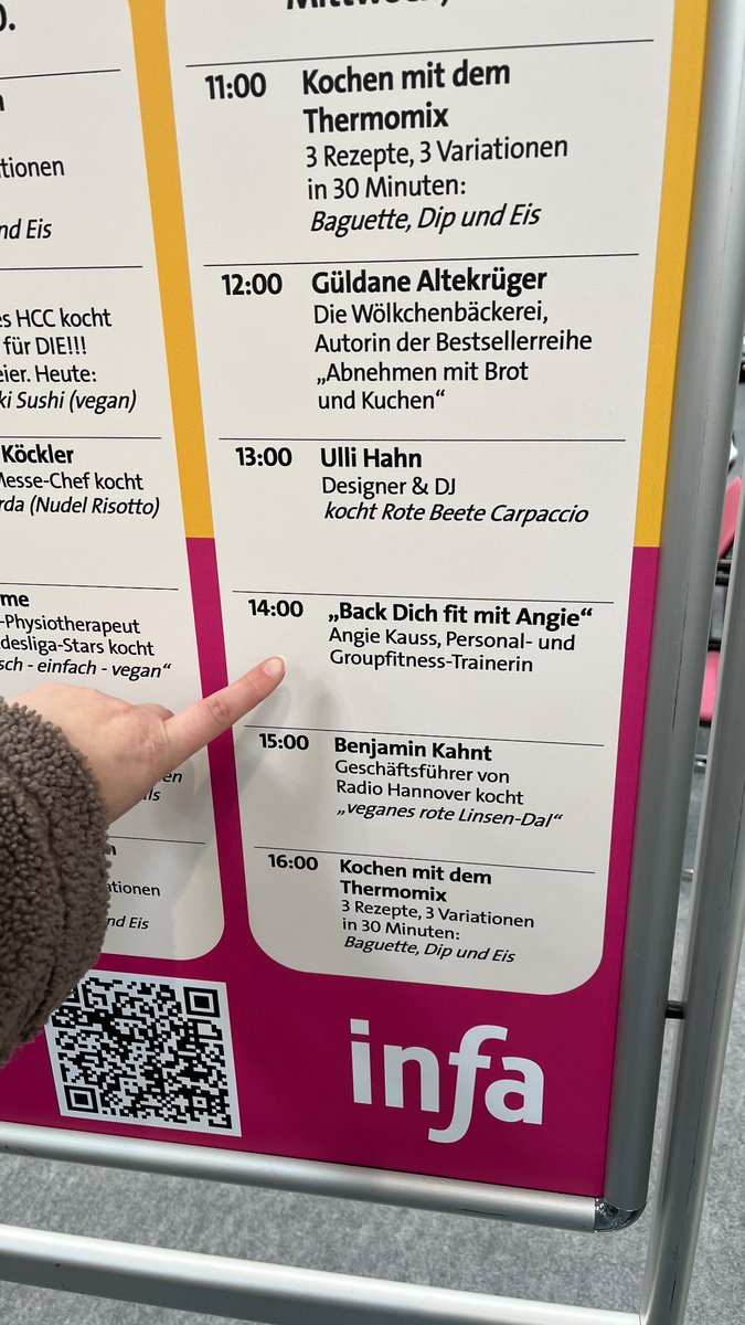 In 10 Minuten bei der Showküche in Halle 21 der #Infa. Gesundheit und gute Ernährung sind mir sehr wichtig 🚨 #Ekelpasstauf deine Gesundheit und deinen Körper
