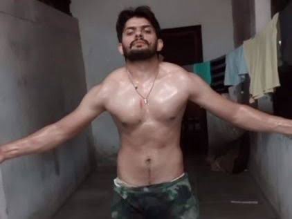 ChandanSharmaG's tweet image. कौन हैं लॉरेंस विश्नोई?

लॉरेंस बिश्नोई पंजाब के फिरोज़पुर ज़िले के धत्तरांवाली गांव का रहने वाला है।

 लॉरेंस बिश्नोई का असली नाम सतविंदर सिंह है

उनका जन्म 12 फ़रवरी, 1993 को हुआ था, उनके पिता हरियाणा पुलिस में कांस्टेबल थे, लॉरेंस ने 12वीं तक की पढ़ाई अबोहर से की और 2010 में…