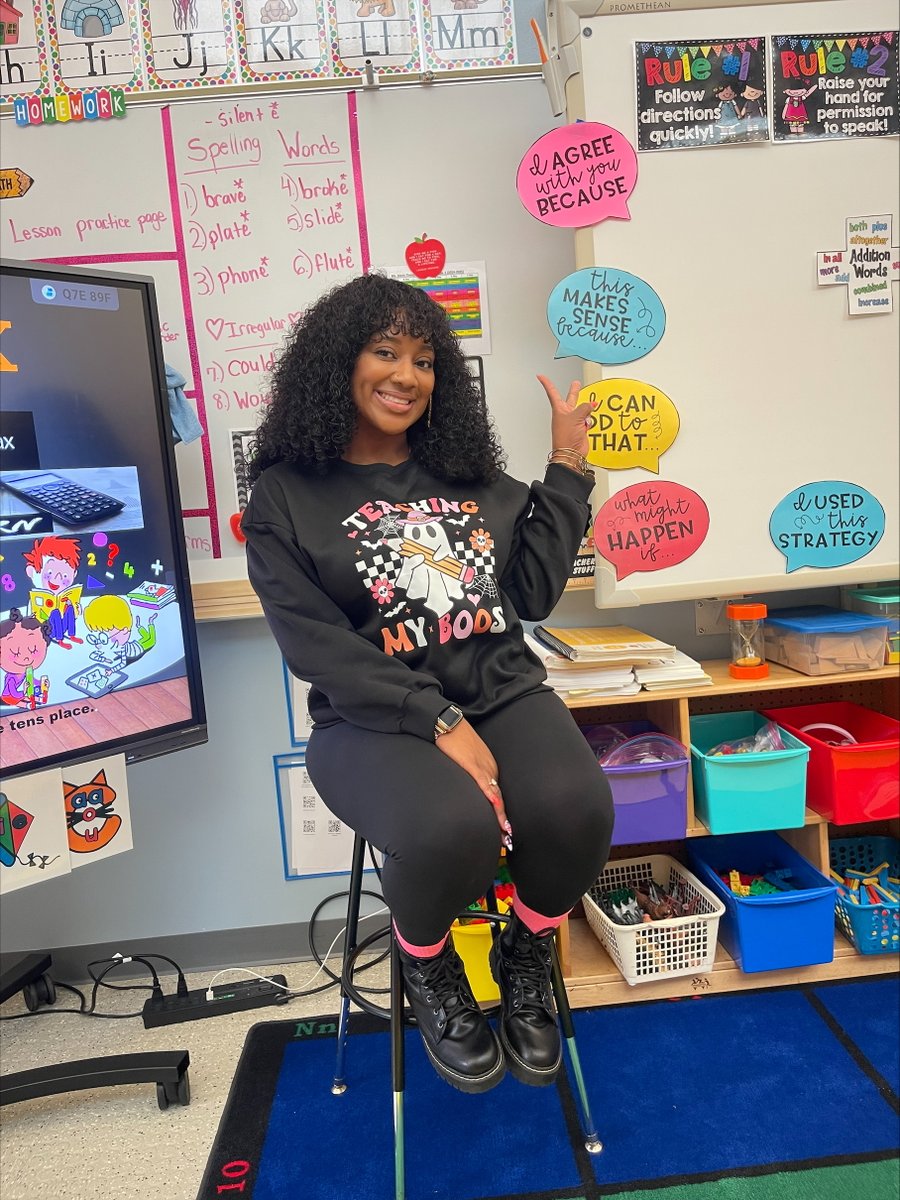 UBGSE's tweet photo. LIFTS student Jasmine Davis is taking over our Instagram stories tomorrow! Follow along on IG at @UBGSE to see a day in her life as a #UBGSE student and second-grade Buffalo Public School teacher. 💙👏🏿📚

#GSEgrad #BuffaloNY #UBuffalo https://t.co/7qOOL3GEOC