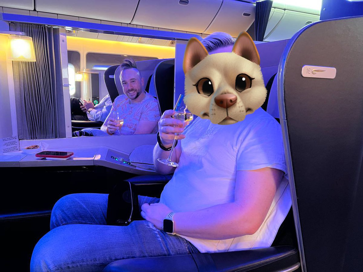 Pup and Piglet <a href="/sammy_aduki/">Sammy (He/Him)</a> ventures

On our way to #MIR in Chicago and living the highlife for once!

Pup could get used to this!!!
