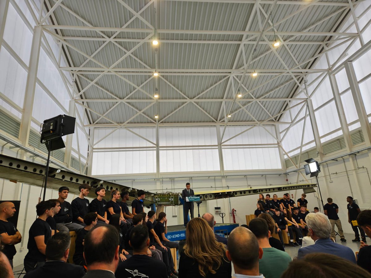 🆕Nuestro director <a href="/jromangallego/">Juan Roman</a> asiste a la inauguración del nuevo Centro de FP 'Javier Imbroda' en La Rinconada, especializado en las enseñanzas del sector aeronáutico, en representación de Andalucía Aerospace y como integrante del Consejo Social de este nuevo centro.
