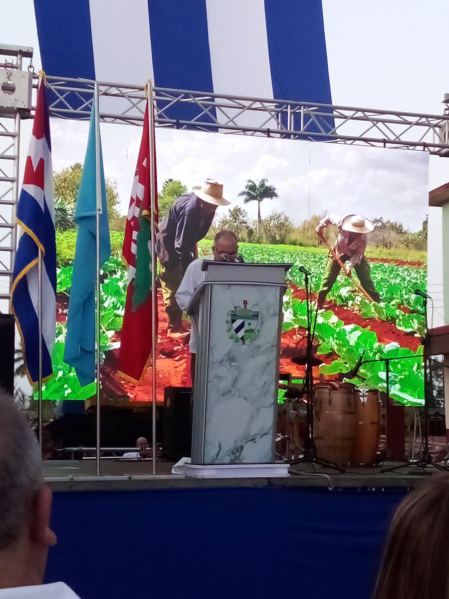 PedroDisbel's tweet photo. Celebra el municipio #GuiraDeMelena, en la CPA NICETO PÉREZ, el acto nacional por el día de la Mujer Rural y el día de la Alimentación. #ArtemisaJuntosSomosMas #Artemisa https://t.co/8kPXvjlgqh