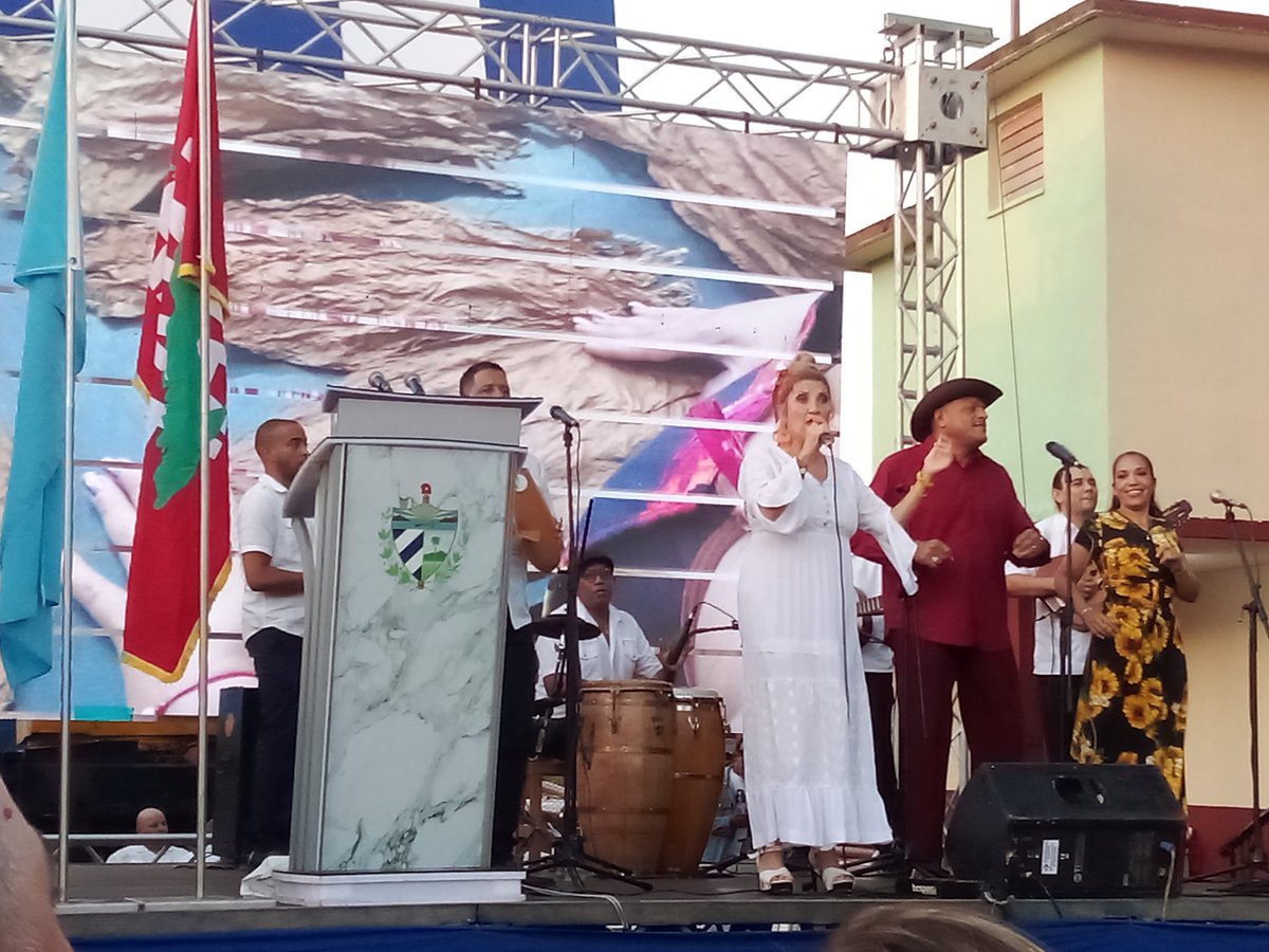 PedroDisbel's tweet photo. Celebra el municipio #GuiraDeMelena, en la CPA NICETO PÉREZ, el acto nacional por el día de la Mujer Rural y el día de la Alimentación. #ArtemisaJuntosSomosMas #Artemisa https://t.co/8kPXvjlgqh
