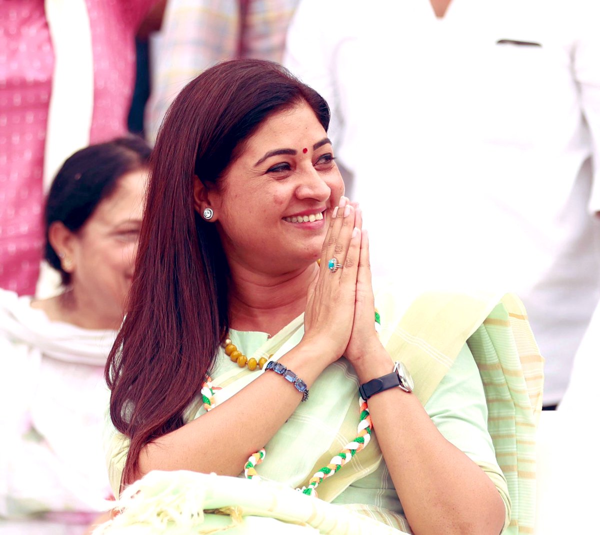 MahilaCongress's tweet photo. आज महिला कांग्रेस राष्ट्रीय अध्यक्ष @LambaAlka जी ने भाजपा राज में बढ़ती बेरोजगारी और नशे के खिलाफ भारतीय युवा कांग्रेस के राष्ट्रव्यापी आंदोलन 'नौकरी दो, नशा नहीं' में हिस्सा लिया।

भाजपा राज में देश का भविष्य खतरे में है, आज रिकार्ड बेरोजगारी से जूझ रहे युवाओं को नशे की लत में धकेला जा रहा है।

इस अवसर पर देश के युवाओं से @IYC अध्यक्ष @UdayBhanuIYC के नेतृत्व में इस महाआंदोलन में हिस्सा बनने की अपील की।