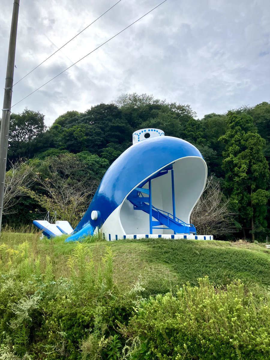 新町公園のくじら滑り台（南知多町師崎）vs. 道徳公園のクジラ像