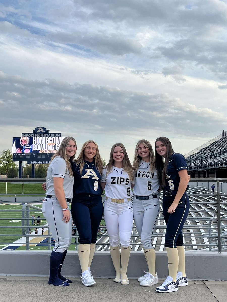 Thank you <a href="/ZipsSB/">Akron Zips Softball</a> for an awesome official visit!! Cannot wait for the next 4💙💙 Go zips! <a href="/nix131313/">Coach Nix</a>
