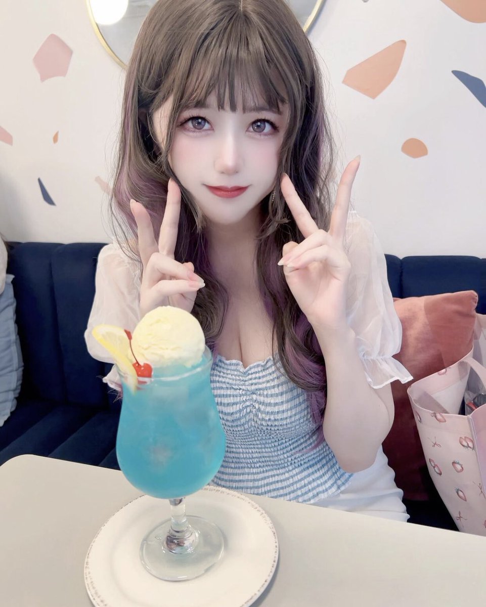 今日もお疲れ様です✨
みんな頑張ってて偉いね👏
よしよし♡(⸝⸝⸝ ´˘`)ﾉﾞﾖｼﾖｼ
26日は楽しもうね💕︎宜しくね💕︎