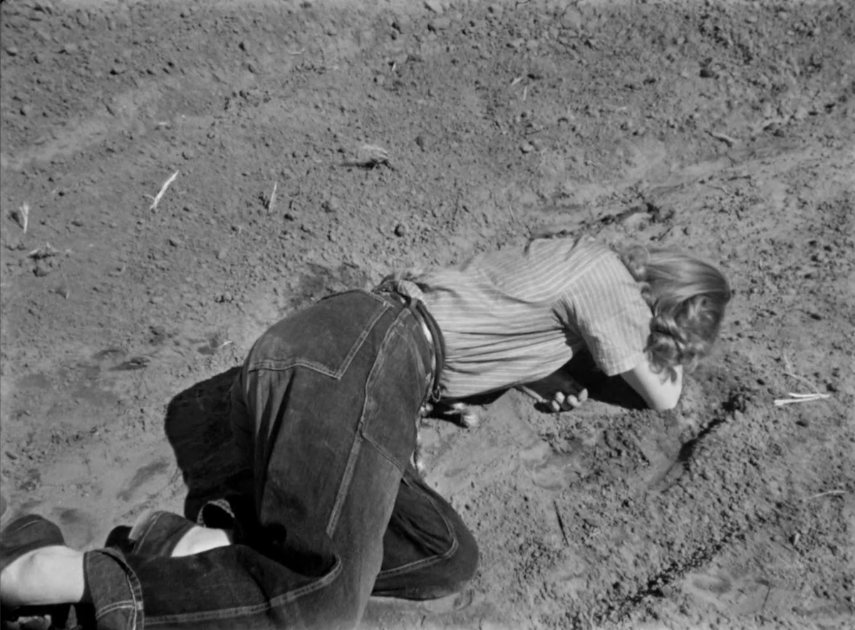 Twitter is not letting me post my weekly clips. Does anyone have a clue as to why? Is anyone else having trouble? Anyhow, I will try again later.
😱😬😫😩

THE SOUTHERNER – Jean Renoir, 1945