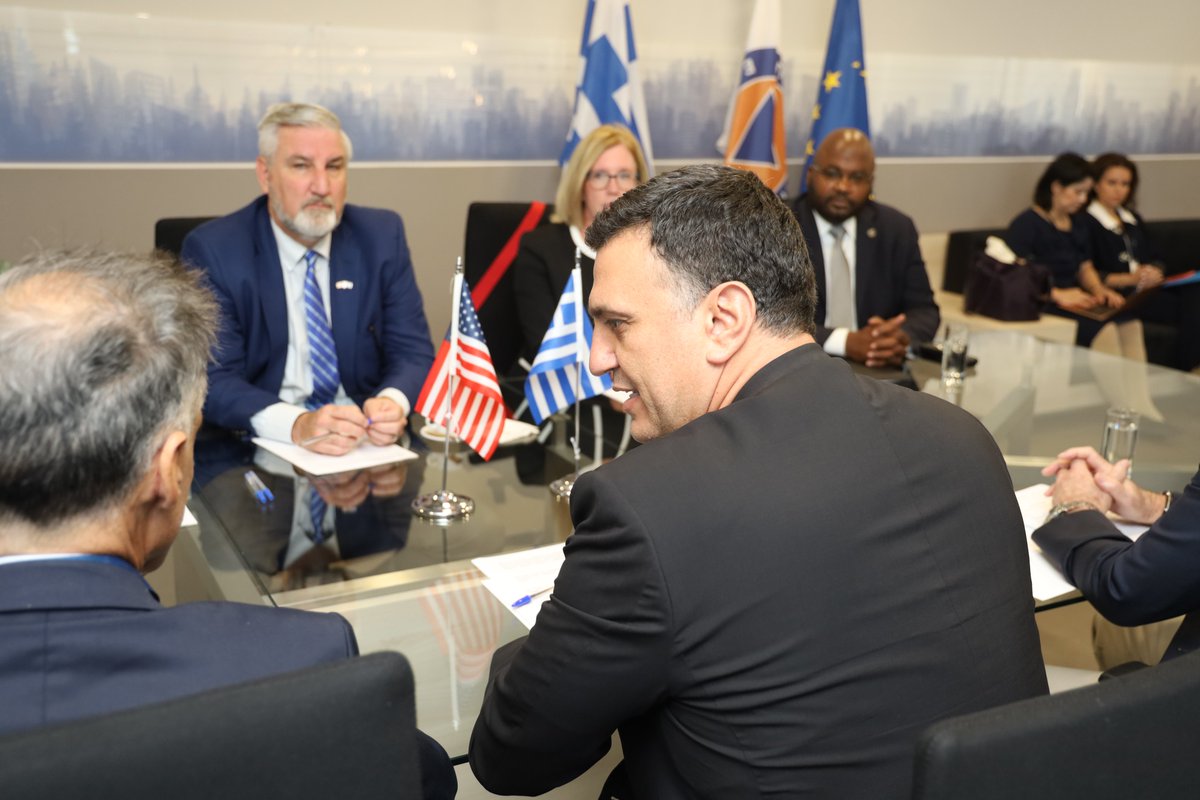 Vkikilias's tweet photo. Σήμερα υποδεχθήκαμε, μαζί με τον Υφυπουργό Ευάγγελο Τουρνά, αντιπροσωπεία του Συμβουλίου των Πολιτειακών Κυβερνήσεων των ΗΠΑ. Η συζήτηση που είχαμε ήταν ιδιαίτερα εποικοδομητική και στοχευμένη, βασιζόμενη στην ανταλλαγή εμπειριών και άντληση διδ��γμάτων από τη διαχείριση ακραίων κλιματικών φαινομένων.

Κοινή επιθυμία μας είναι να εμβαθυνθεί έτι περαιτέρω η ήδη άριστη συνεργασία στον τομέα της πολιτικής προστασίας με βάση τη συναντίληψη για την καλύτερη δυνατή διαχείριση των φυσικών καταστροφών, που προκαλεί η κλιματική κρίση.
