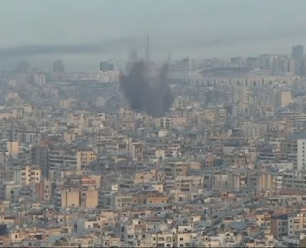 freethemole's tweet photo. The moment is/ rael bombed Beirut this morning.

HANDS OFF LEBANON 

#handsofflebanon #freepalestine https://t.co/gLlyNwmQjR