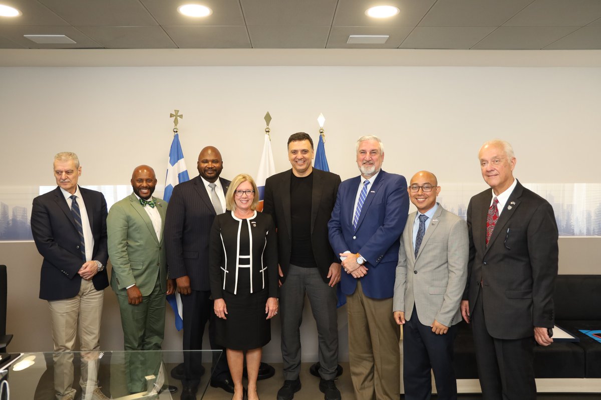 Σήμερα υποδεχθήκαμε, μαζί με τον Υφυπουργό Ευάγγελο Τουρνά, αντιπροσωπεία του Συμβουλίου των Πολιτειακών Κυβερνήσεων των ΗΠΑ. Η συζήτηση που είχαμε ήταν ιδιαίτερα εποικοδομητική και στοχευμένη, βασιζόμενη στην ανταλλαγή εμπειριών και άντληση διδαγμάτων από τη διαχείριση ακραίων