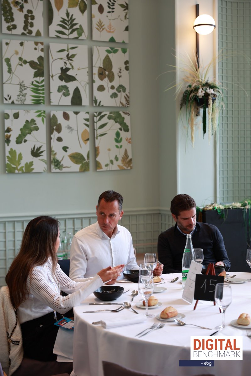 🍴

Pendant les déjeuners du Digital Benchmark, les participants sont placés grâce à un plan qui a été établi sur mesure en fonction des centres d'intérêt déclarés lors de leur inscription.

Manger + networker = ❤️

#DigitalBenchmark #BenchEBG