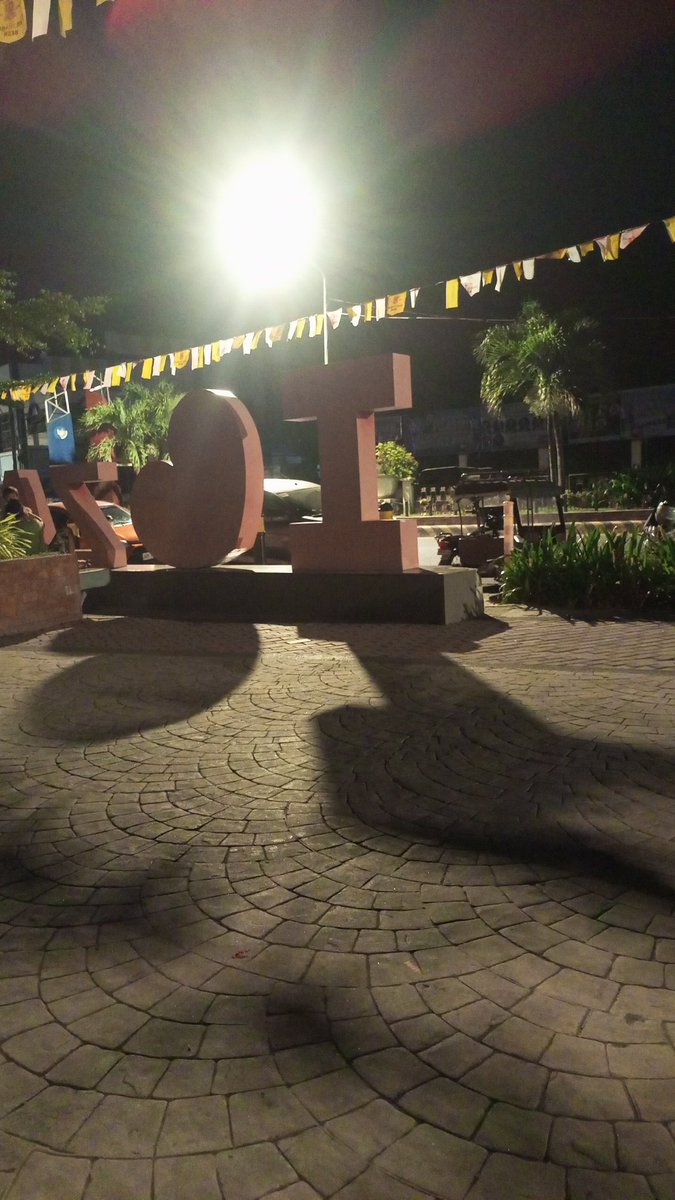 At Boulevard alone
#LegitTherapistZc