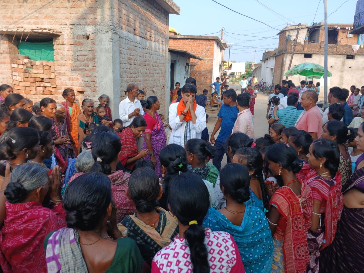 irasisacharya's tweet photo. ମୋର ବିଧାନସଭା ଅନ୍ତର୍ଗତ ସୋହେଲା ବ୍ଲକର କେଲେଣ୍ଡା ଠାରେ ମାଁ ଜହିଁ ଓଷା ଉତ୍ସବରେ ......
#jaymaa #maabrundabati
#Kelenda #SohelaBlock
#BhatliConstituency https://t.co/zJeaS2t3E9