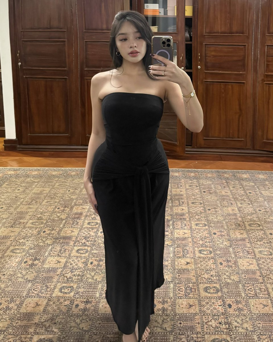 amndzahra's tweet photo. this dress >>> https://t.co/mGxdt8beZI