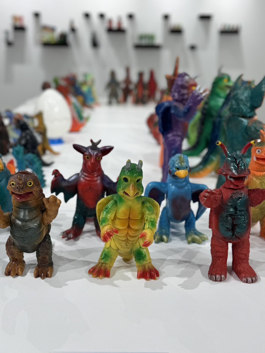 先週末は上海のCrisis Gallery を訪問。僕が提供したヴィンテージ