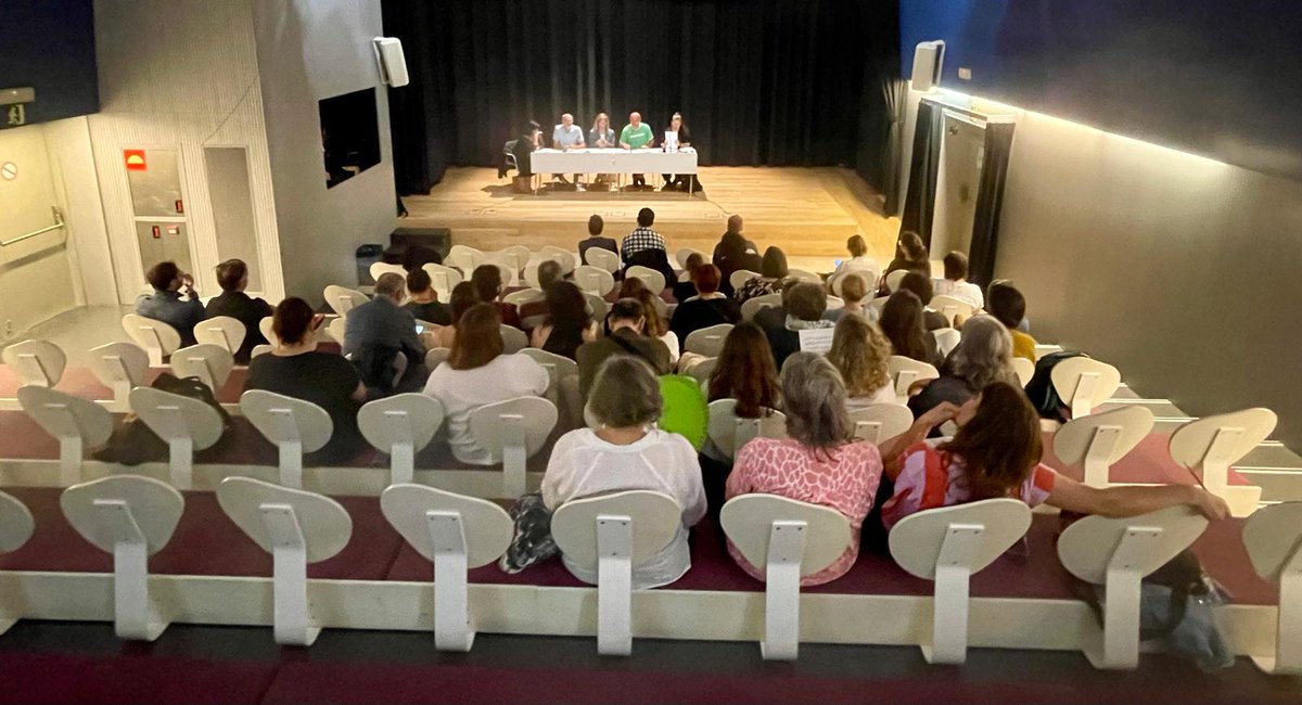 ⭕ CCOO AJT BCN (@ccooajtbcn) on Twitter photo Hem participat en l'Assemblea de Servei a les Persones <a href="/bcn_ajuntament/">Ajuntament de Barcelona</a>
La delegada sindical de @ccooajtbcn @LauraUrreaVela
ha rebut molts aplaudiments després de la seva intervenció.
Gràcies per participar!
Gent com tu #MilloraElMón Hem participat en l'Assemblea de Servei a les Persones <a href="/bcn_ajuntament/">Ajuntament de Barcelona</a>
La delegada sindical de @ccooajtbcn @LauraUrreaVela
ha rebut molts aplaudiments després de la seva intervenció.
Gràcies per participar!
Gent com tu #MilloraElMón