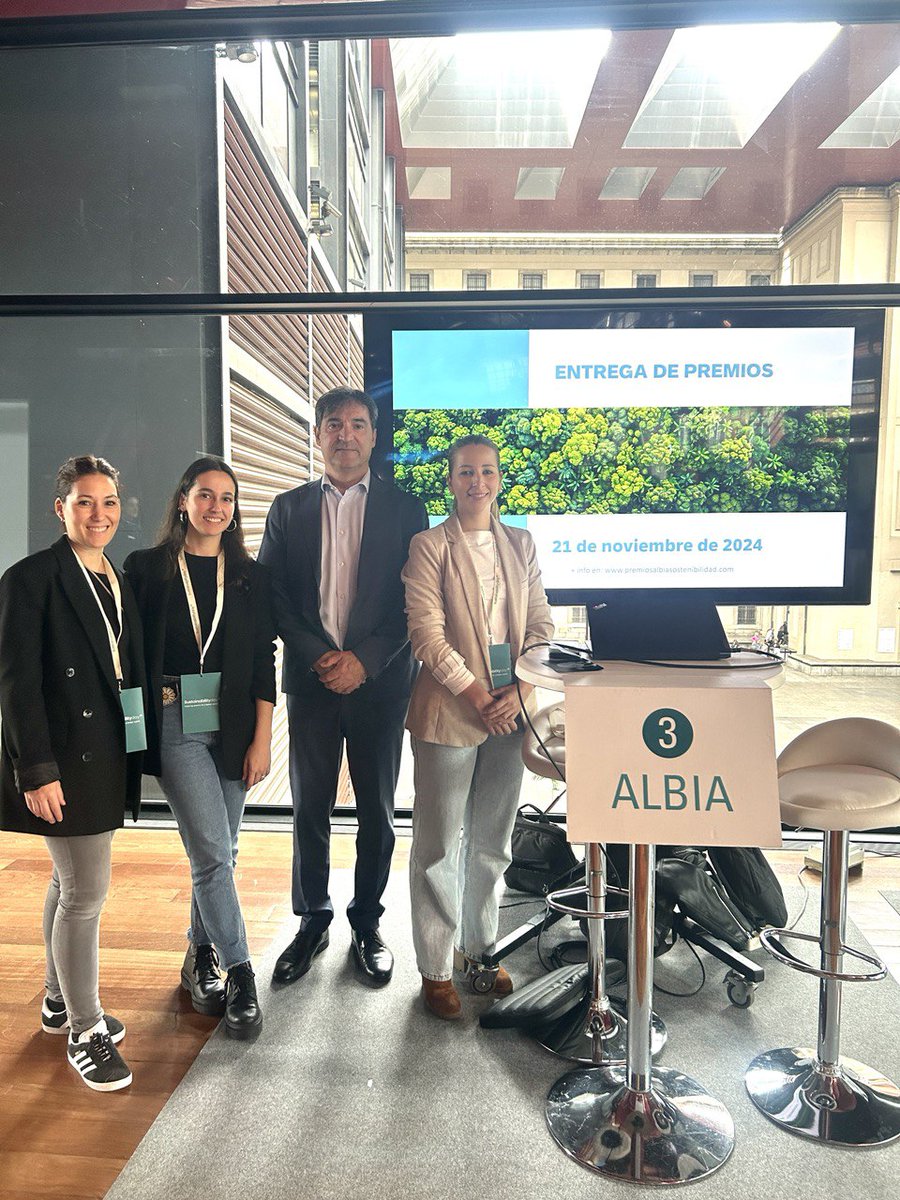 GrupoAlbia's tweet photo. 🌍 Hoy hemos estado, con nuestro Dir. de #Sostenibilidad, Marketing y Comunicación, Carlos Gallego, en el #SustainabilityDay2024 en el 📍Museo Reina Sofía, hablando de los I #PremiosAlbiaSostenibilidad y nuestras iniciativas para un futuro más verde. ¡Gracias, @CompromisoRSE! https://t.co/n0w7bopPsV