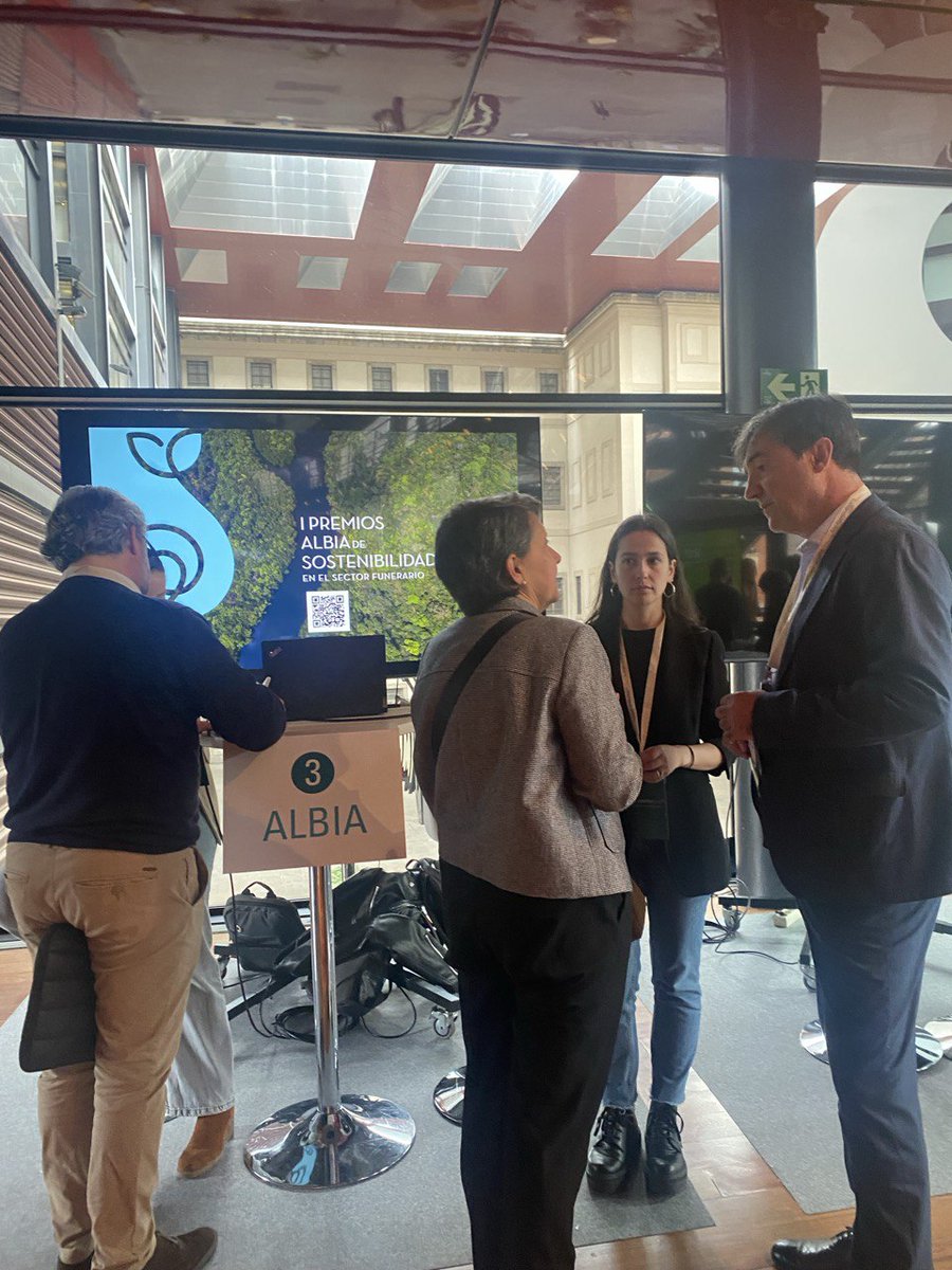 GrupoAlbia's tweet photo. 🌍 Hoy hemos estado, con nuestro Dir. de #Sostenibilidad, Marketing y Comunicación, Carlos Gallego, en el #SustainabilityDay2024 en el 📍Museo Reina Sofía, hablando de los I #PremiosAlbiaSostenibilidad y nuestras iniciativas para un futuro más verde. ¡Gracias, @CompromisoRSE! https://t.co/n0w7bopPsV