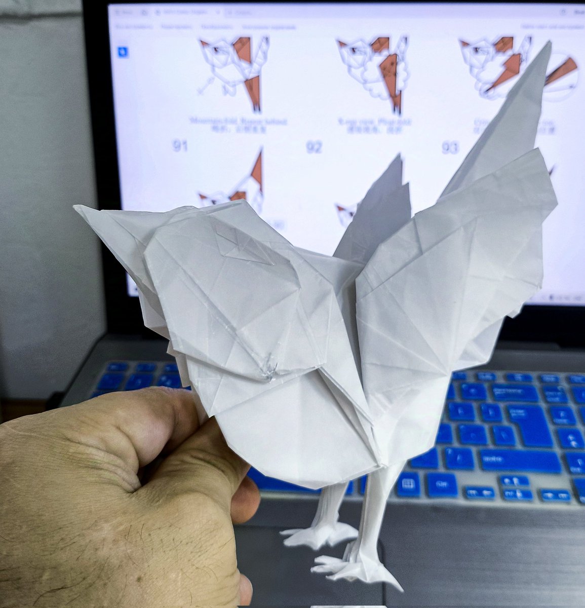 Long tailed tit by Jiahui Li <a href="/syn55129932/">syn∞</a> tracing paper 60 cm. But i wantet to fold a penguin😬. And mixed up the diagrams 🤪