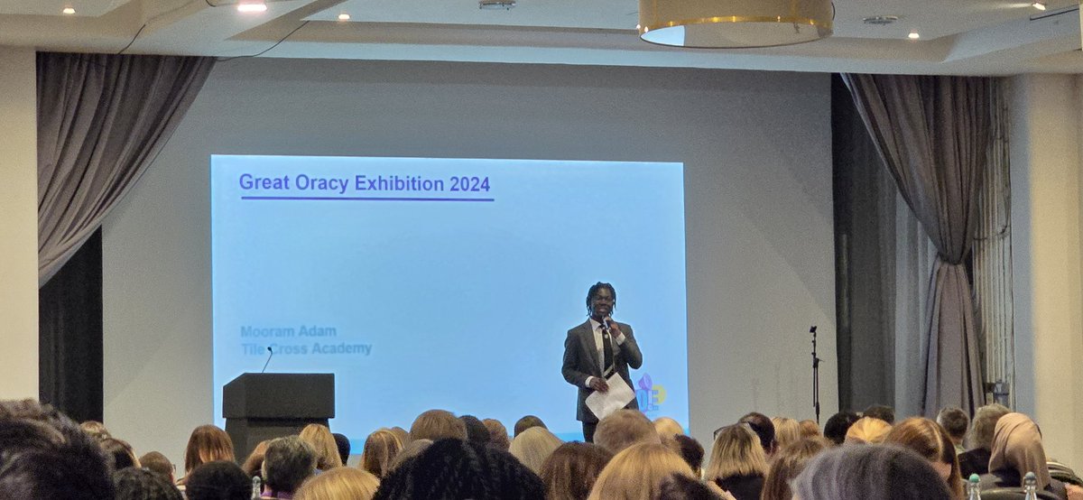pdLouiseP's tweet photo. Before lunch @voice21oracy's #GOE24 is the perfect time to hear from students on the VoiceBox stage. Blown away by their confidence, performance and verbal skills. @klparadine https://t.co/j6vSjMy0nD