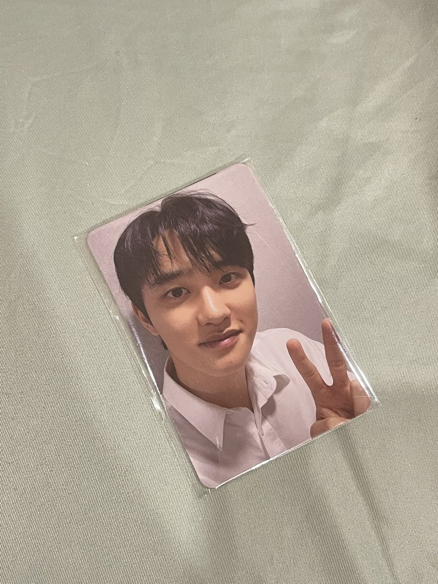 sharang___'s tweet photo. [HELP RT] 
WTS #BloominKL  D.O Kyungsoo photocard (since I don’t collect pcs)! 

💐 RM49 (negotiable) 
🌻 I can ship worldwide 
💐 DM if interested! 

 #BLOOMinMY #DOHKYUNGSOO @pasar_EXO #pasarexomy https://t.co/MBe0yHczbI
