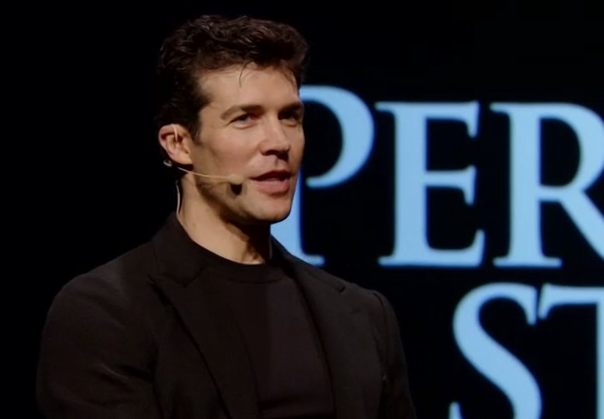 Intervento eccezionale di #RobertoBolle al #Leadershipforum . Oltre ad essere un grande artista é un grande uomo. La sua presenza e la sua visione sono sempre fonte di ispirazione.