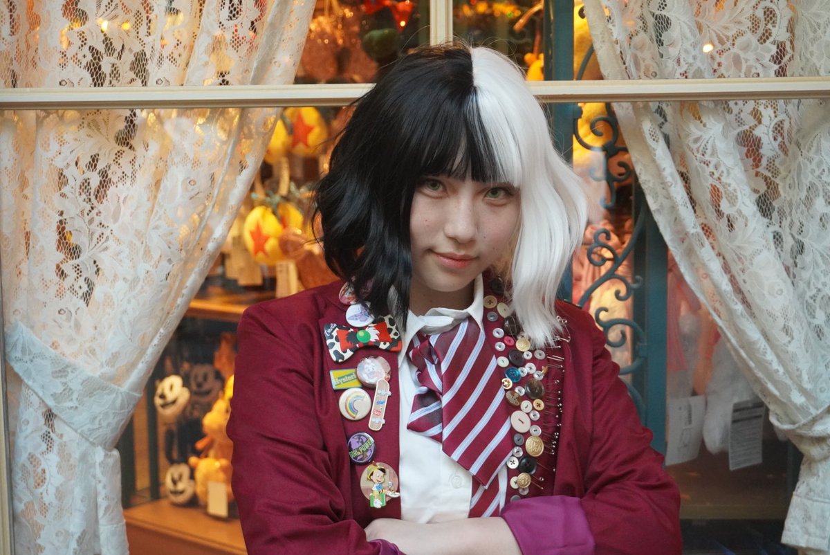 希少 劇中同一ブランド品 実写版\"クルエラ\" エステラ Dハロ仮装 希少 劇中同一ブランド品 実写版