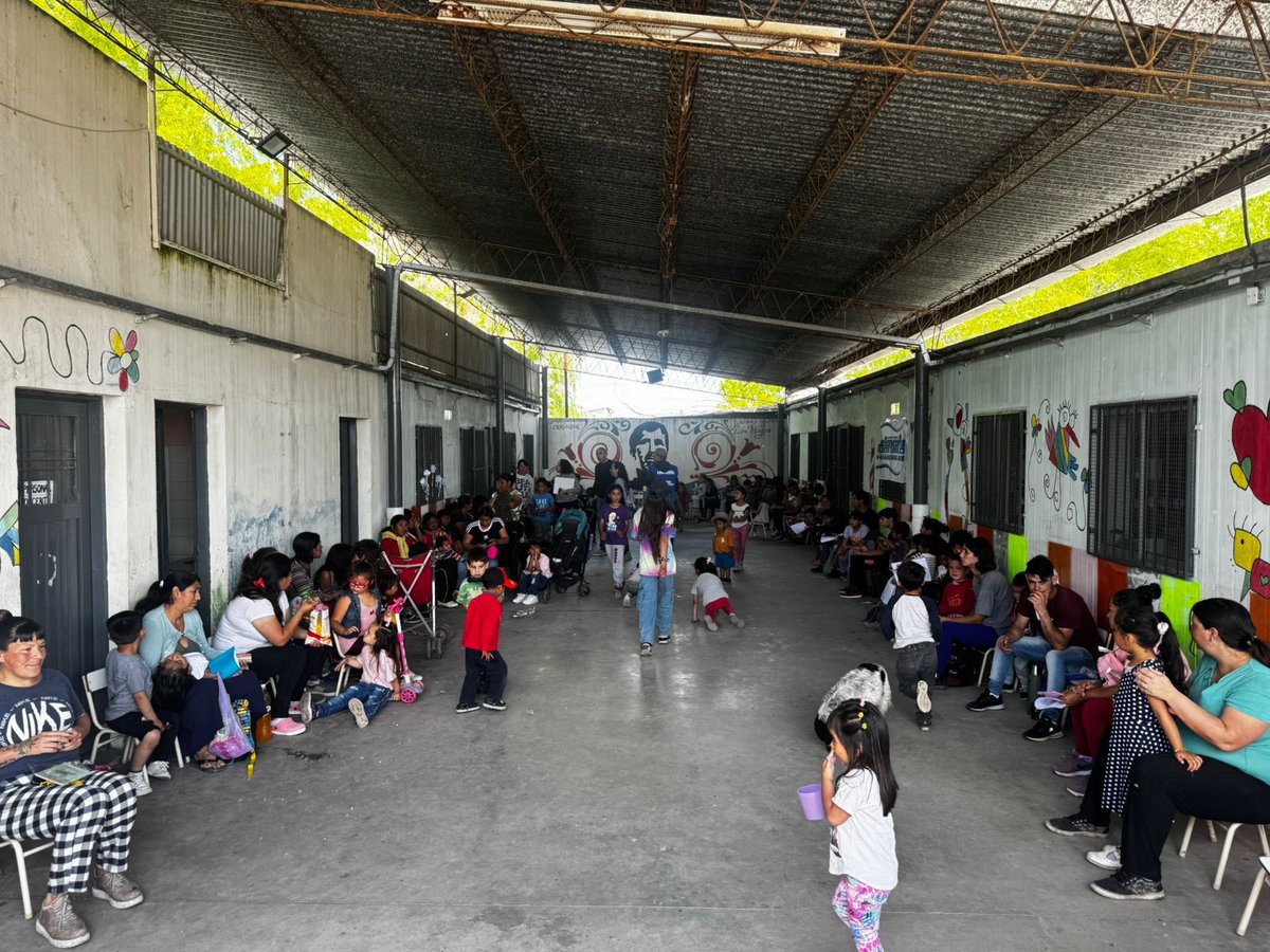 SergioOPalazzo's tweet photo. Ayer La Bancaria Seccional Buenos Aires, realizó una jornada Solidaria  de atención médica para las niñeces y adolescentes en articulación con La Obra Social Bancaria, así se atendieron a más de 400 alumnos y hermanos de la escuela  Jardín de Infantes del Barrio Nicolle de Virrey del Pino, La Matanza y 40 adultos y adolescentes del Hogar  y Centro Barrial Mamá Margarita, tuvieron atención pediatrica, odontológica, enfermería, Clínica Médica, Cardiología y electrocardiograma.